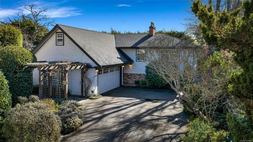 449 Victoria Ave, Victoria, BC, V8S4M7 | Card Image