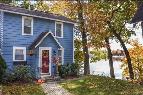 84 Lakeside Dr, Shrewsbury, MA, 01545-4545 | Card Image