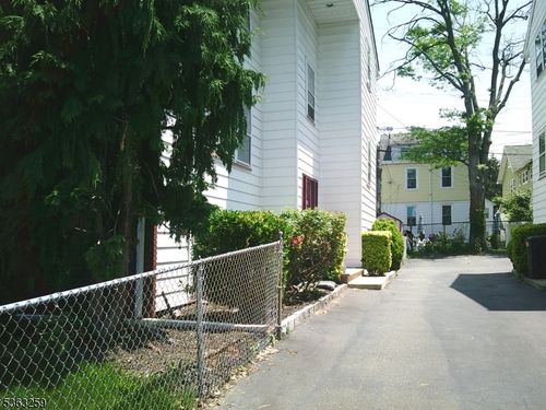 208 N Park St, East Orange, NJ, 07017-1821 | Card Image