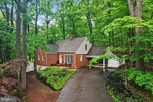 220 Jug Hollow Rd, PHOENIXVILLE, PA, 19460-2735 | Card Image