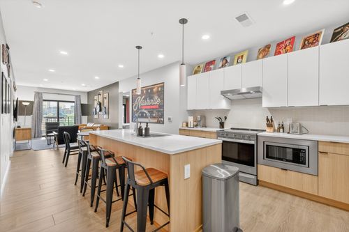 514-635 7th Ave S, Nashville, TN, 37203-5049 | Card Image