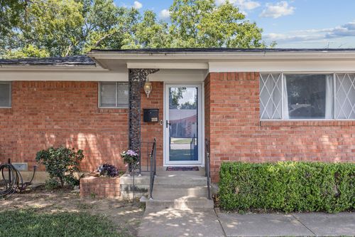 2113 David Dr, Fort Worth, TX, 76111-5026 | Card Image