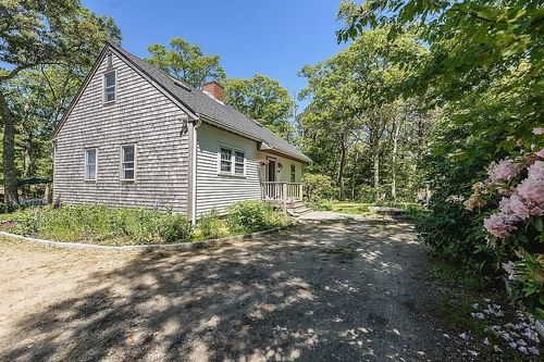 211 Edgartown Vineyard Haven Rd, Vineyard Haven, MA, 02568-5602 | Card Image