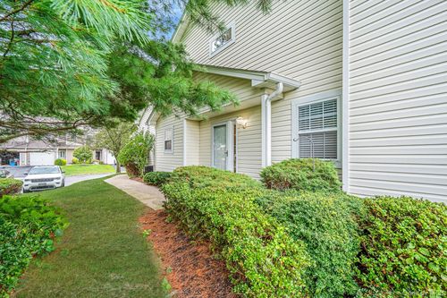 220 Erik Dr, East Setauket, NY, 11733-6453 | Card Image