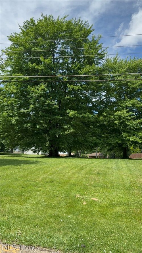 2950 Hi Vue Dr, Akron, OH, 44312-5522 | Card Image
