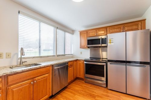 apt-4-8 Longwood Dr, Andover, MA, 01810-1520 | Card Image