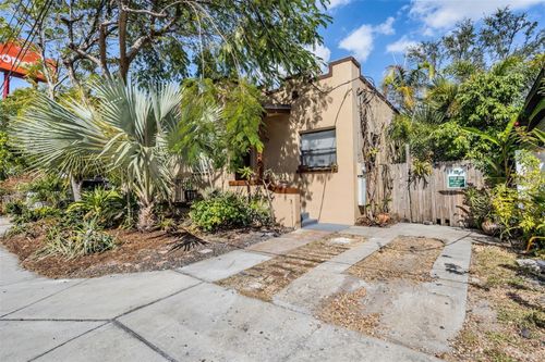 2325 W Green St, TAMPA, FL, 33607-3417 | Card Image