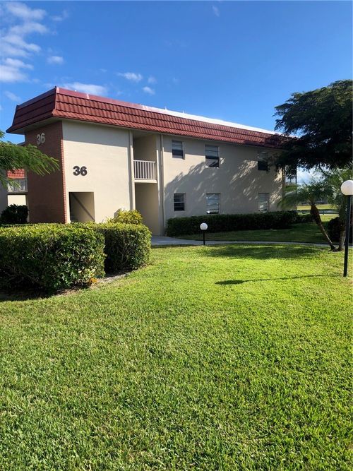 202-36 Pine Arbor Ln, VERO BEACH, FL, 32962-4680 | Card Image