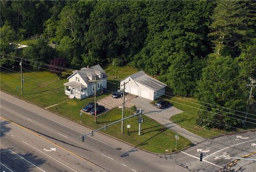 414 Liberty St, Pawcatuck, CT, 06379-1346 | Card Image