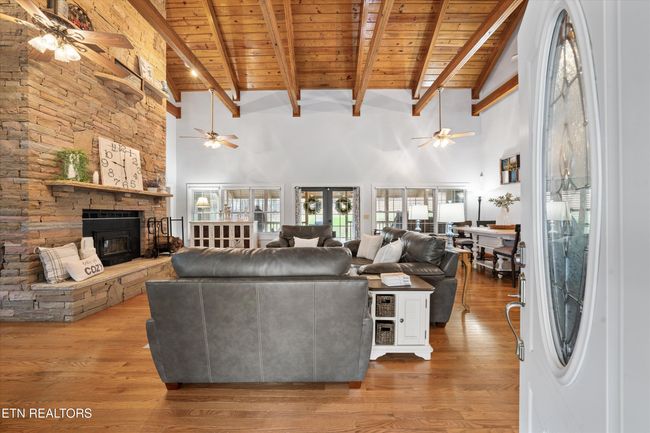 2143 Renegade Mountain Pkwy, House other with 3 bedrooms, 2 bathrooms and null parking in Crab Orchard TN | Image 7