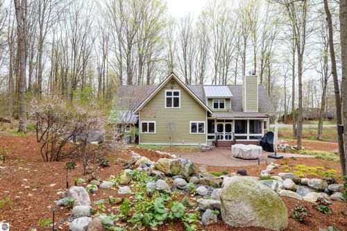 11610 Mountain Woods Dr, Thompsonville, MI, 49683-9154 | Card Image
