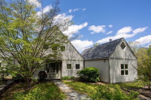322 Arcadia Dr, Ancramdale, NY, 12503-5154 | Card Image