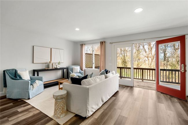 844 Bullocks Point Ave, Condo with 2 bedrooms, 3 bathrooms and 1 parking in Riverside RI | Image 5