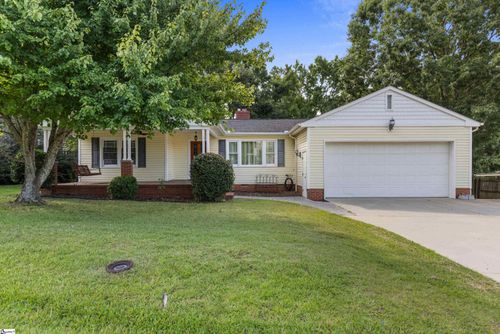 112 N Rockview Dr, Greenville, SC, 29609-6322 | Card Image