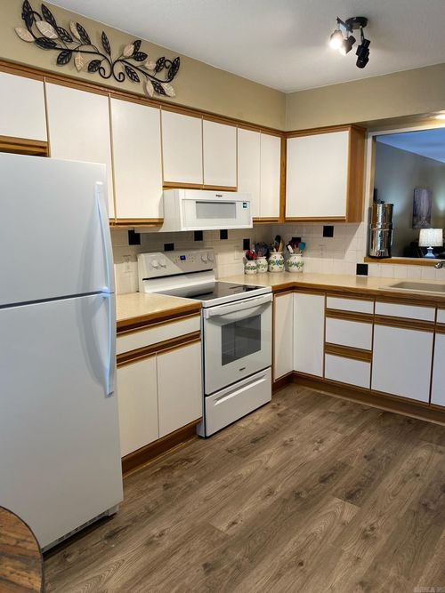 8 Lindsay Ln, Hot Springs Village, AR, 71909-5105 | Card Image