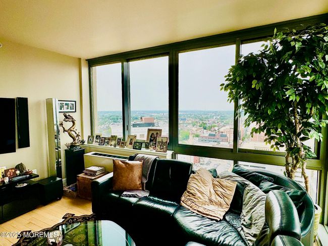 APT-2205 - 1 Spring St, House other with 2 bedrooms, 2 bathrooms and null parking in New Brunswick NJ | Image 14