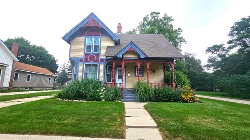 125 S Lincoln St, Elkhorn, WI, 53121-1726 | Card Image