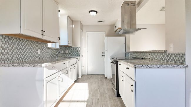 Kitchen | Image 16