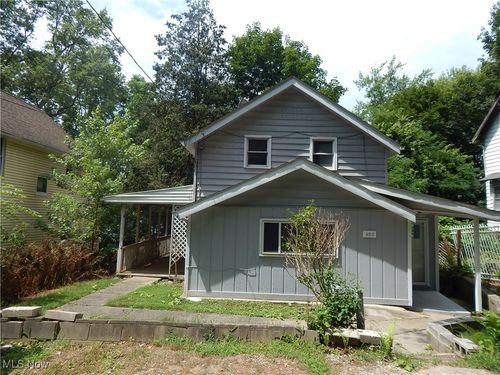 450 Selzer St, Akron, OH, 44310-2801 | Card Image