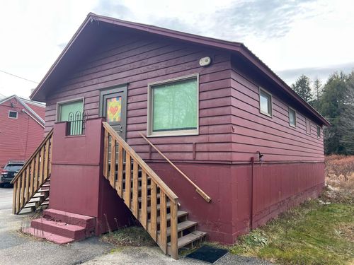 2152 N Main St, Londonderry, VT, 05148 | Card Image