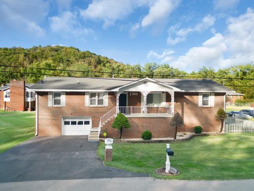 342 Ward Br, Prestonsburg, KY, 41653-8224 | Card Image