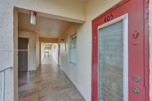 405-1030 Country Club Dr, Margate, FL, 33063-3273 | Card Image