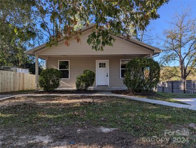 19 Olde Jordan Street, House other with 2 bedrooms, 1 bathrooms and null parking in East Flat Rock NC | Image 1