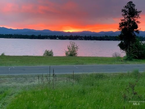 2231 W Mountain Rd, Donnelly, ID, 83615-5006 | Card Image