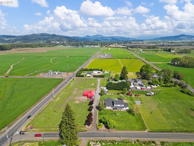 34207 Enos Dr, House other with 5 bedrooms, 5 bathrooms and 2 parking in Halsey OR | Image 46