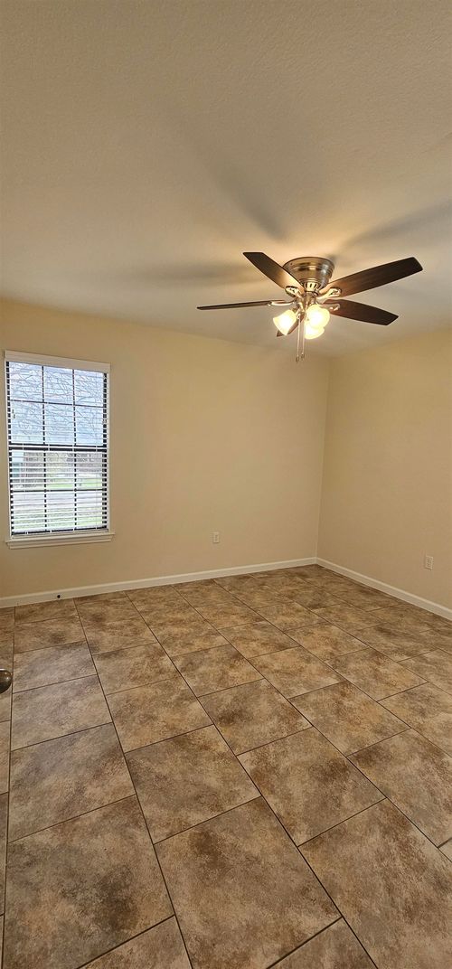 1731 Greenwood Ln, Kingsland, TX, 78639-5932 | Card Image