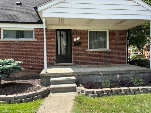 1618 E Lincoln Ave, Royal Oak, MI, 48067-3403 | Card Image