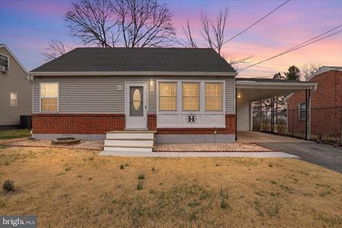 217 Nottingham Rd, HAGERSTOWN, MD, 21740-4511 | Card Image