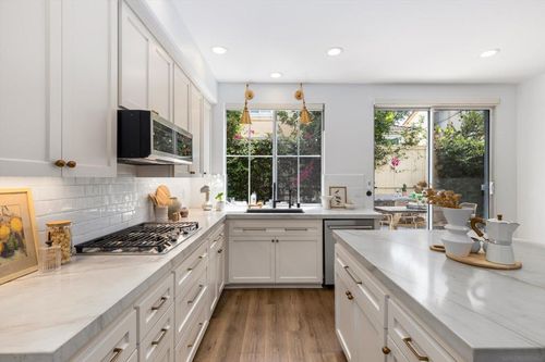 5353 Renaissance Ave, San Diego, CA, 92122-5567 | Card Image