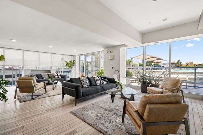 APT-2402 - 300 Bowie St, Condo with 3 bedrooms, 3 bathrooms and 2 parking in Austin TX | Image 33