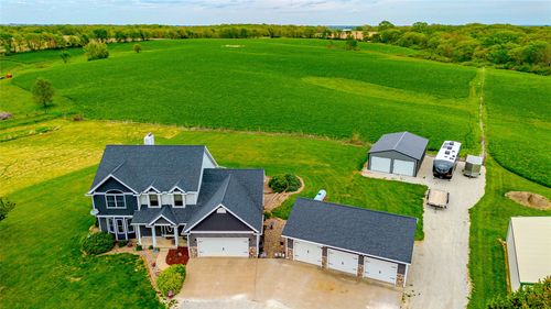 564 40th Avenue, Pleasantville, IA, 50225 | Card Image