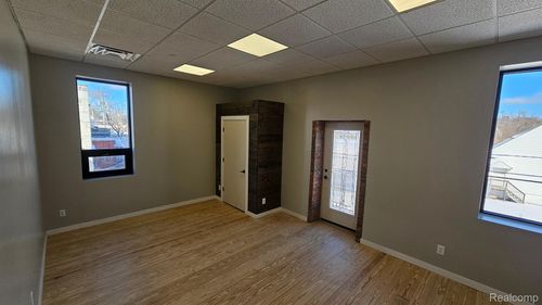 105 E Main St, Pinckney, MI, 48169-8095 | Card Image