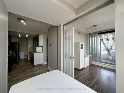 PH205 - 5785 Yonge St, Condo with 2 bedrooms, 2 bathrooms and 2 parking in North York ON | Image 2