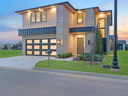 834 Nw 72nd St, Oklahoma City, OK, 73116-7104 | Card Image