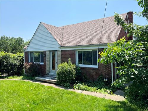 238 Humphrey Rd, Greensburg, PA, 15601-4519 | Card Image