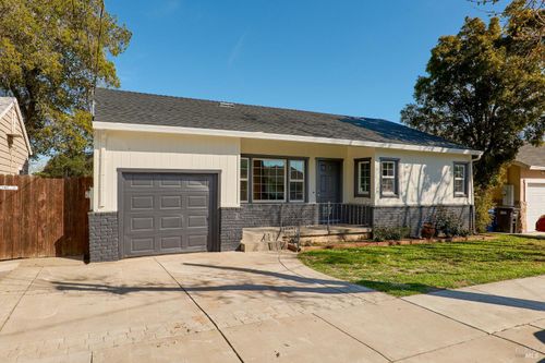 90 Manville Ave, Pittsburg, CA, 94565-5844 | Card Image
