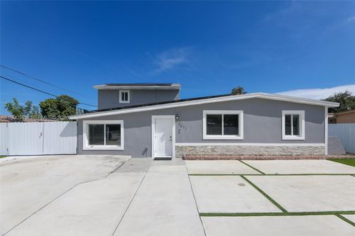 3811 Sw 47th Ave, West Park, FL, 33023-5558 | Card Image