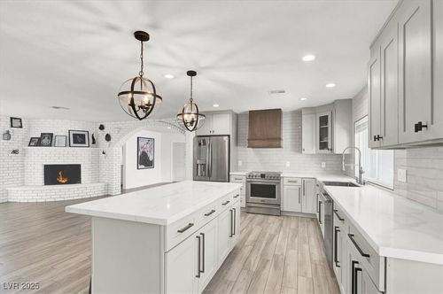 1600 Eaton Dr, Las Vegas, NV, 89102-6118 | Card Image