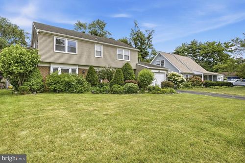 10 Galton Ln, Willingboro, NJ, 08046-3006 | Card Image