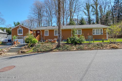 111 Valley Ave, Highlands, NJ, 07732-1831 | Card Image