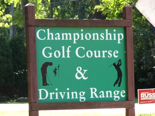 There is also a championship golf course and driving range at Rockland Lake! | Image 16