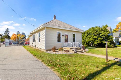 209 N Davenport St, Metamora, IL, 61548-8615 | Card Image
