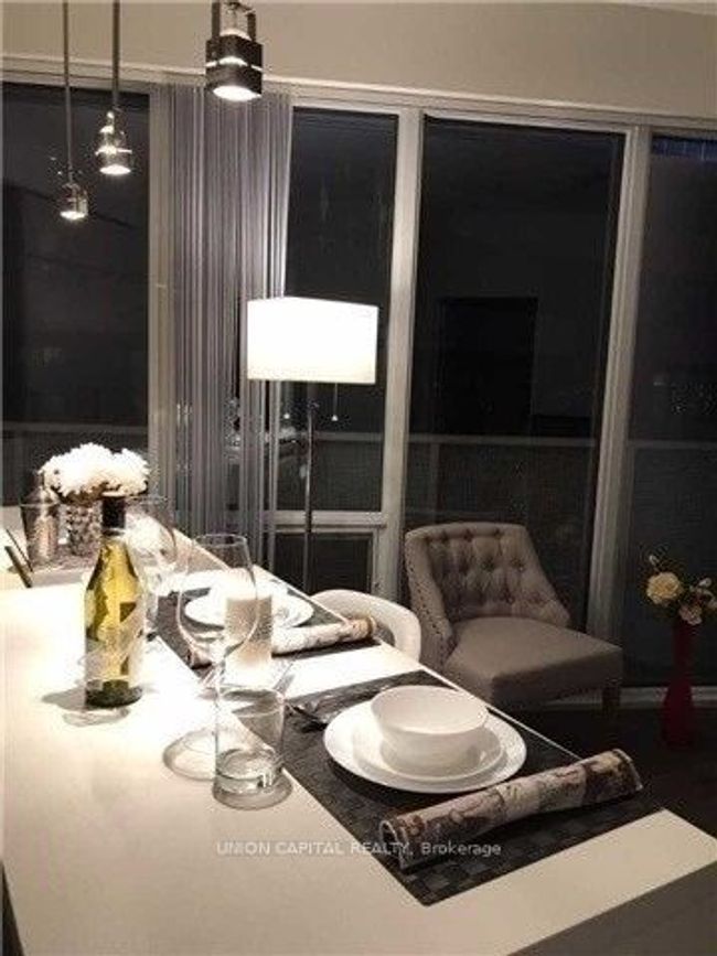 7002 - 88 Harbour St, Condo with 1 bedrooms, 1 bathrooms and 1 parking in Toronto ON | Image 8