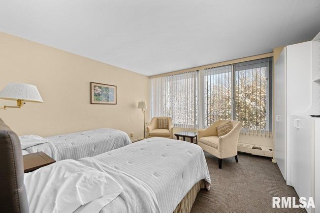 5B - 1337 21 St Ave, Condo with 2 bedrooms, 2 bathrooms and null parking in Rock Island IL | Image 26