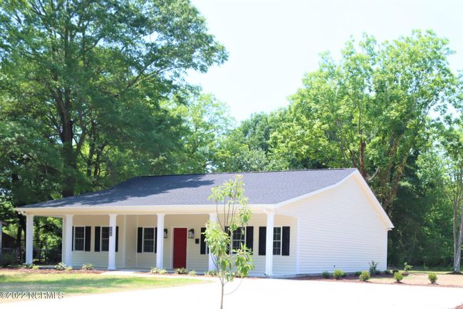 406 S Dennis St, House other with 3 bedrooms, 2 bathrooms and null parking in Enfield NC | Image 5