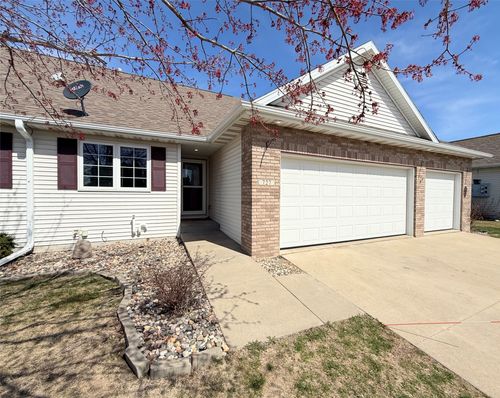 727 Se Ponds Edge Cir, Ankeny, IA, 50021-4000 | Card Image